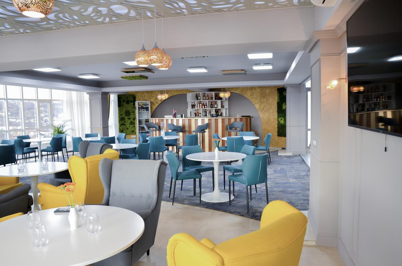 Hotel Afrodita -Вэлени-де-Мунте Экстерьер фото