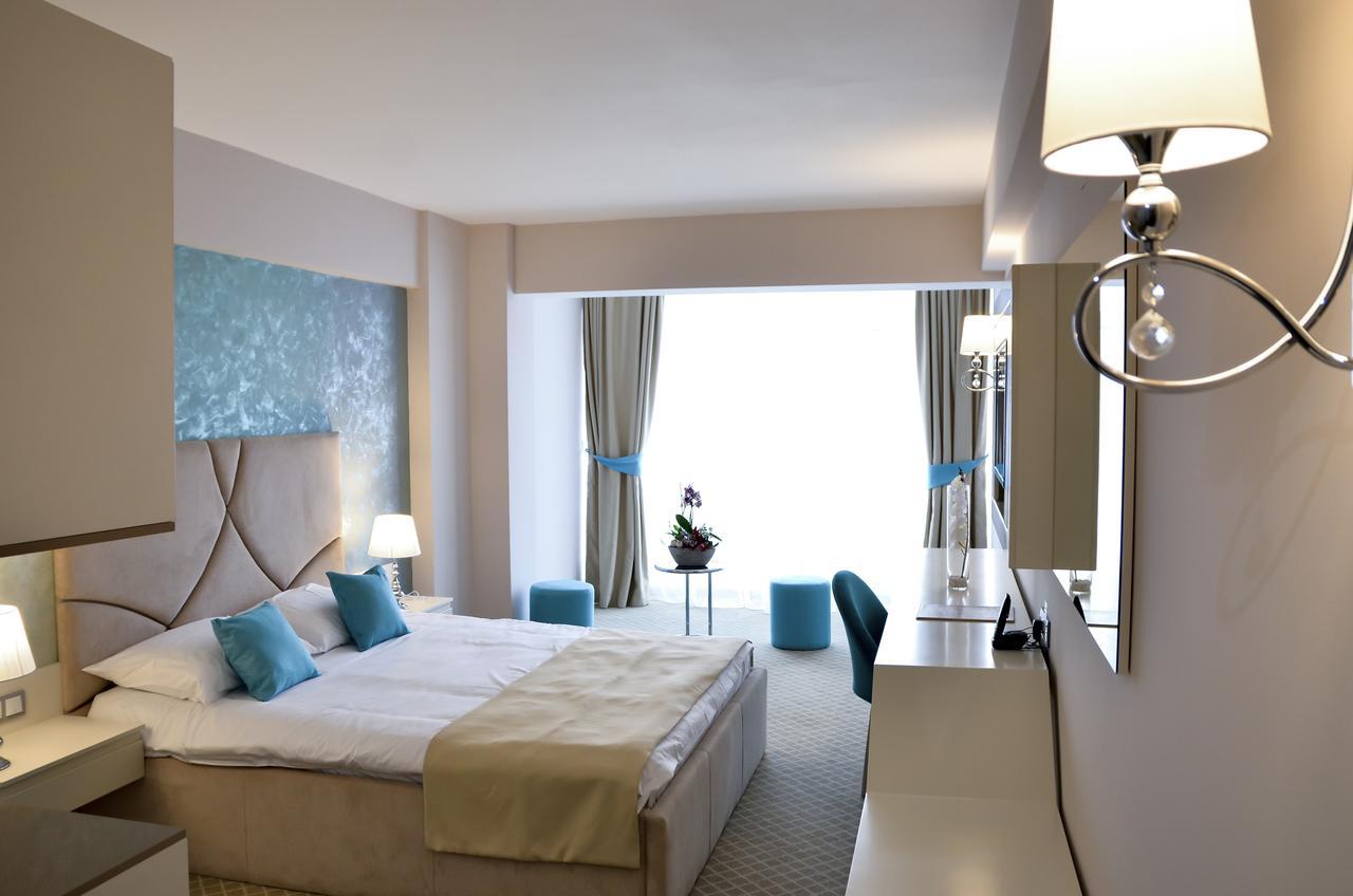 Hotel Afrodita -Вэлени-де-Мунте Экстерьер фото