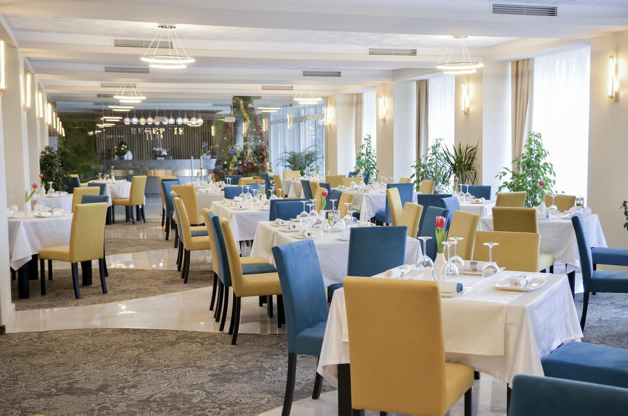 Hotel Afrodita -Вэлени-де-Мунте Экстерьер фото